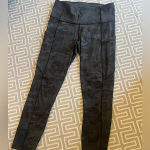 Lululemon Swift Speed High-Rise Tight, black camo, size 6